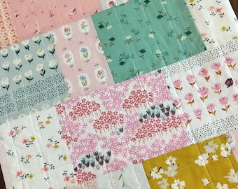 Édredon de velours pour bébé fille en patchwork de galerie d'art