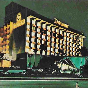 Cartolina fotografica di viaggio vintage di metà secolo inutilizzata - Diplomat Hotel - Hollywood by the Sea, Florida, Stati Uniti