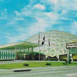 Cartão postal vintage com foto não utilizada de meados do século - Alan B. Shepard Convention Center - Virginia Beach, VA - Arquitetura