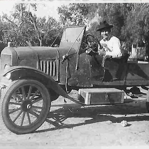 Vintage Early 1900&#39;s Original Black & White Photo - Model T - Automobile