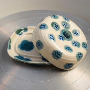 Decorated Butter Dish w/flowers