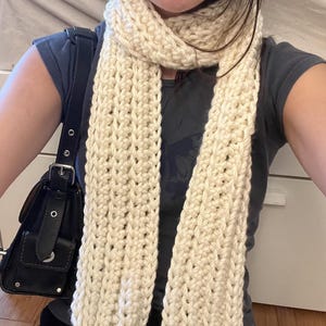 マーゴット スカーフ かぎ針編みパターン 初心者向け チャンキー ロング オーバーサイズ リブ編み 美しい 簡単 PDF ダウンロード 英語