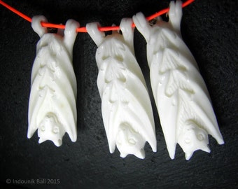 Bali Bat Bead in Carved Bone 35mm