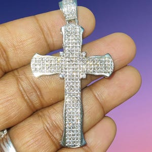 Christmas Cross Pendant Round Natural Tester Pass Moissanite 14K White Gold Finish Silver Iced Out Hip Hop Pendant Religious Cross Pendant