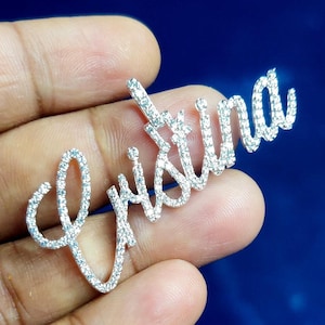 Custom Name Pendant Round Cut Natural Tester Pass Moissanite 14K White Gold Finish 925 Silver Customized Any Name Pendant Hip Hop Pendant