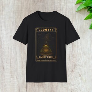 Frog Tarot Comfort Colors TShirt, Witchy Oracle Card Shirt, Goblincore Clothing, Unisex Tarot Card Shirt, Book lover gift, Tarot Lover