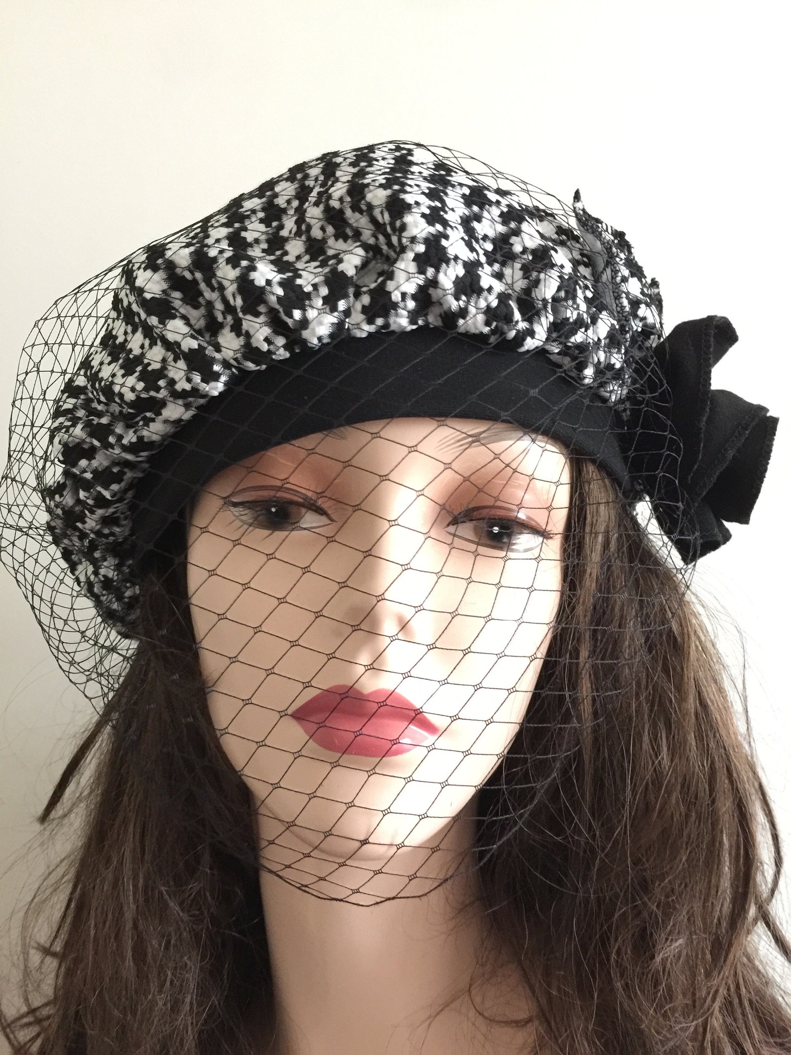 BERET HAT IN BLACK MIX WHITE WOOL TWEED 430011