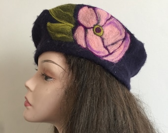 Boina de fieltro azul marino -Gorro de lana de flor rosa-Sombrero de tam Slouchy- Antena- Sombrero de invierno- Regalo de San Valentín para mujeres-Sombrero de fieltro de aguja-Boina de pintor francés