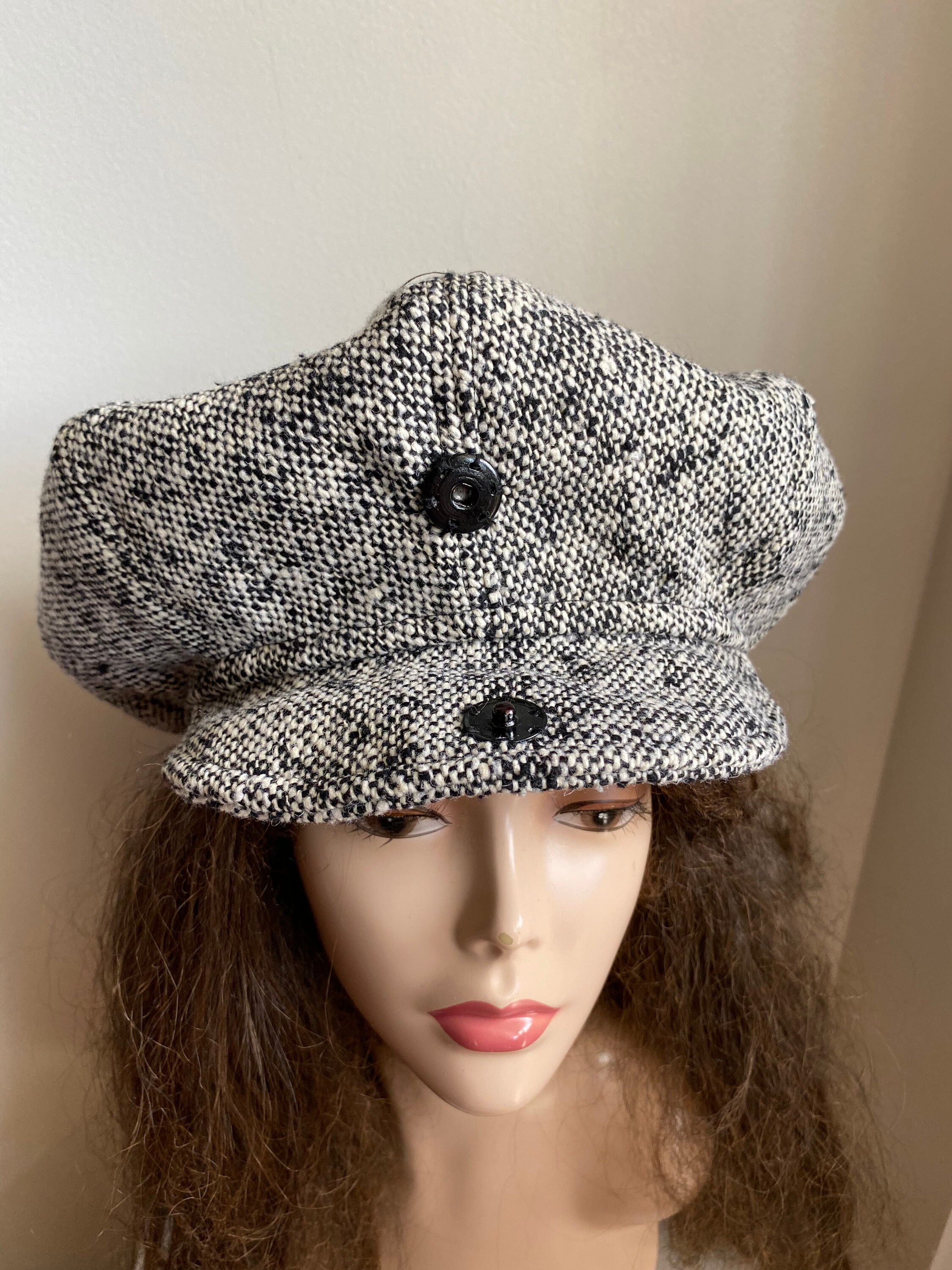 ✦ Black Tweed Flower Detail Newsboy Cap Hanna Hats Traditional Scottish Tweed Wool Eight Piece Cap  main image 2