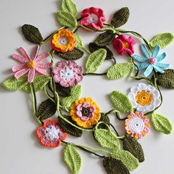 Wildflower Jewelry- Lariat Scarf, Daisy Flower Necklace, Crochet Neck Accessoire for Women, Birthday , Baby Shower , Anniversary Neck Gift