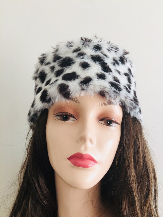 White W/black faux fur Cossack hat 1970s Russia White Fox Fur Hat, Cossack Hat, Real Fox Fur Hat, Ushanka  main image 2