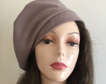 Classic french beret- tam french- warm winter hat- stocking stuffer- mom birthday gift- Christmas gift for her- Slouchy beret- Brown beret