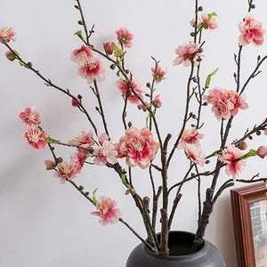 背の高いピンクの桜、ホームデコレーション用の造花、彼女へのプレゼント用のピンクの造花、ウェディングデコレーション用の造花、フェイクブランチ