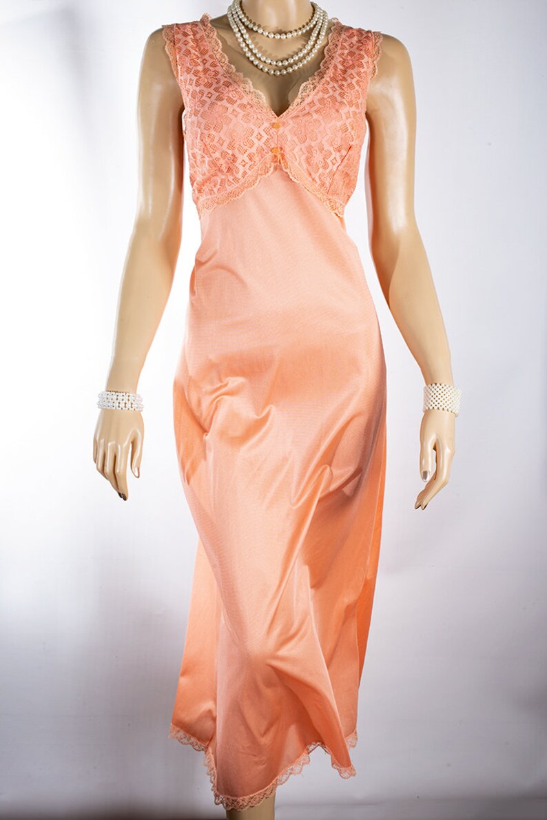 Lovely /'Hubert Dessaiat/' nasturtium orange nylon and ornate floral net lace bodice detail 80/'s vintage sleeveless long nightgown PL2320