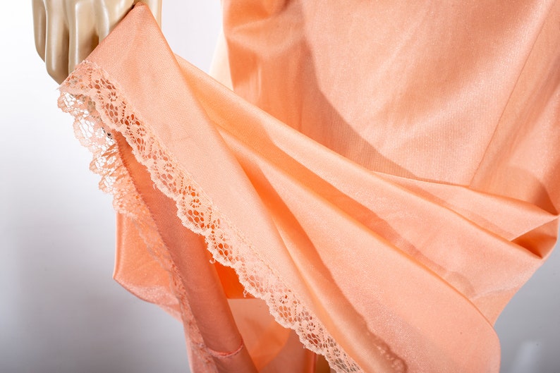 Lovely /'Hubert Dessaiat/' nasturtium orange nylon and ornate floral net lace bodice detail 80/'s vintage sleeveless long nightgown PL2320