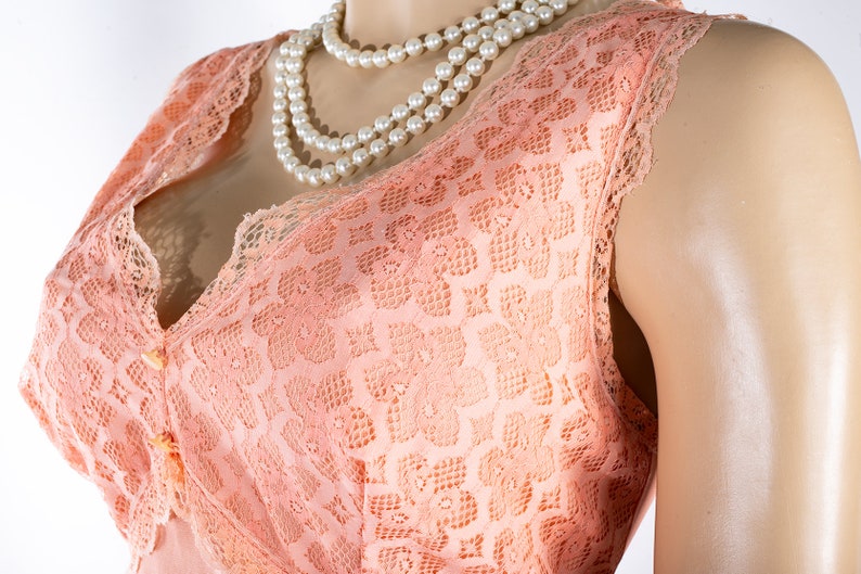 Lovely /'Hubert Dessaiat/' nasturtium orange nylon and ornate floral net lace bodice detail 80/'s vintage sleeveless long nightgown PL2320