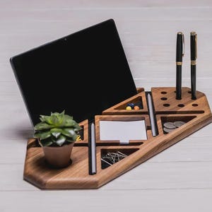 Custom Desk Organizer with Name – Wooden Stand for Phone, Pens & Office Supplies – Personalized Gift for Men, Eco Walnut