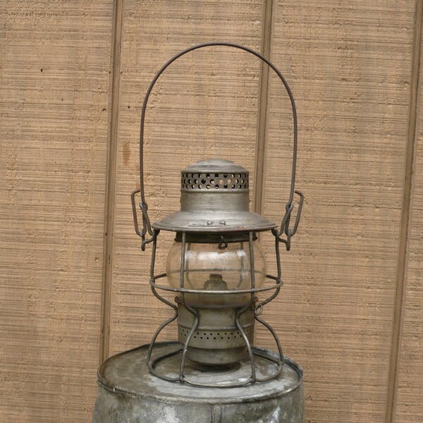 Vintage PENNSYLVANIA RAILROAD Lantern