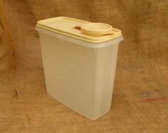 Tupperware Cereal Keeper