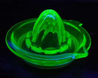 Vintage Uranium Glass Juicer Reamer