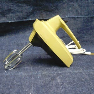 Sunbeam Mixmaster Handheld Mixer-Avocado