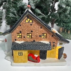 The Davis House, Porcelain Christmas Village Building, Santa’s Best, Our Town “First Edition” Series, Vintage 1992