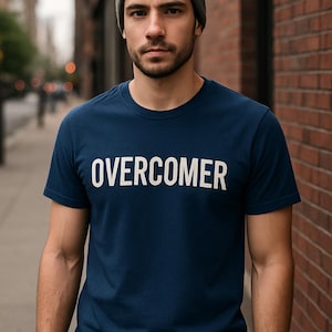 勝利者シャツ - クリスチャンTシャツ - 信仰に基づいたアパレル - インスピレーションシャツ - あなたの証を身に着ける - 聖書シャツ - 王国の服