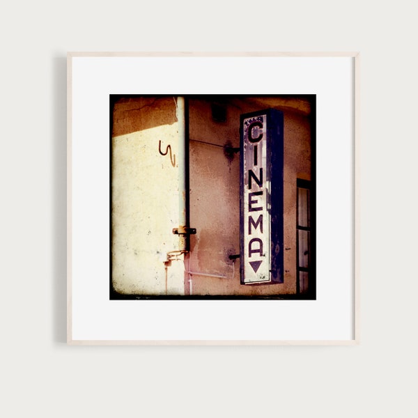 Affiche artistique « LichtSpielHaus » - Enseigne de cinéma murale, style vintage, ancienne, photographie, texte