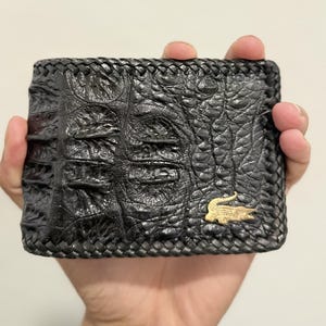 Cartera artesanal de piel de cocodrilo trenzada exótica de dos pliegues