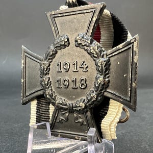 ⊞ドイツ軍＊ヒンデンブルク大統領＊前線将兵名誉十字勲章剣付（実物） Hindenburg cross - Etsy 日本