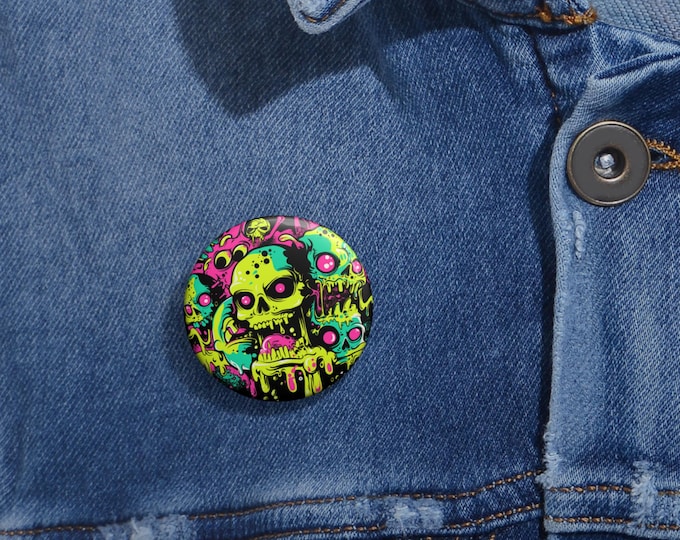 Chromatic Skull Pin: Retro Horror Style - Collectible Accessory