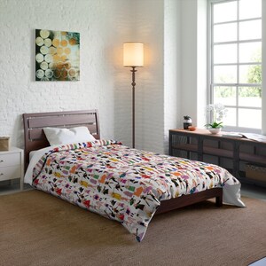 Stylish Comforter Taylor Comforter Bold Fashion Print Taylor Bedding Gift Swifty Comforter Chic Bedroom Decor Perfect Gift for Swifty