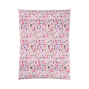 Stylish Comforter Taylor Comforter Bold Fashion Print Taylor Bedding Gift Swifty Comforter Chic Bedroom Decor Perfect Gift for Swifty image 4