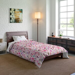 Stylish Comforter Taylor Comforter Bold Fashion Print Taylor Bedding Gift Swifty Comforter Chic Bedroom Decor Perfect Gift for Swifty image 2