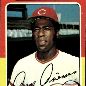 1975 Topps Baseball Dan Driessen #133 NM/MT Cincinnati Reds