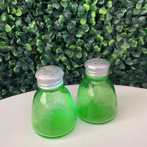 Uranium - Green depression glass Salt and Pepper Shakers Grapevine Etching.