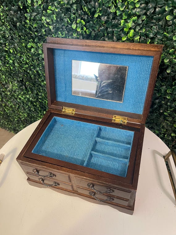 Vintage wooden jewelry music box