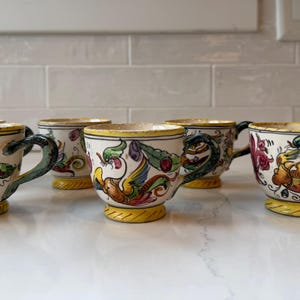 イタリア伝統工芸 デルータ焼 ドラゴン花模様ピッチャー ラファエレスク イタリア デルータ焼 飾り皿と蓋つきポット イタリア伝統工芸 デルータ