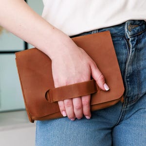 Clutch de piel con asa, Clutch de piel para mujer, Clutch de piel personalizado, Bolsos de mano de piel, Monedero con asas