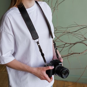 Personalized leather camera strap, Camera strap with name, Camera neck strap leather, Custom engraved camera strap, DSLR camera strap