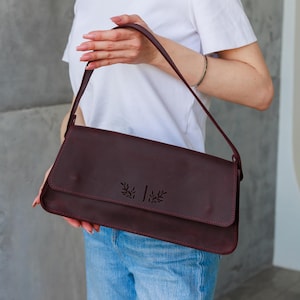 Womens leather shoulder bag, Stylish leather bag, Shoulder baguette style bag, Minimalist leather shoulder bag, Womens fashion hand bag