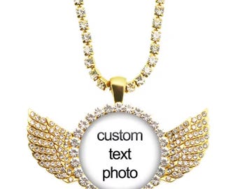 Collar con foto de alas de ángel personalizado, colgante conmemorativo de diamantes de imitación