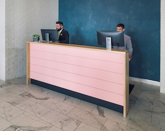 Escritorio de recepción ADA en estilo moderno que es 100% personalizable
