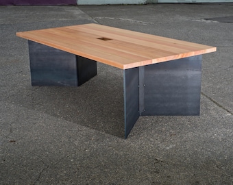 Mesa de conferencias con base de cuña
