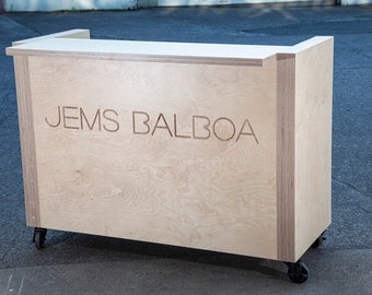 Mostrador de recepción portátil con logotipo grabado personalizado