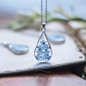 Forget Me Not Pendant Necklace, Handmade Jewelry, Birthday gift Mother Day Gift, Miscarriage Gift, Pressed Real Flower Jewelry, Gift for Her