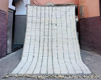 Tappeto marocchino bianco tessuto a mano: tappeto berbero a strisce nere