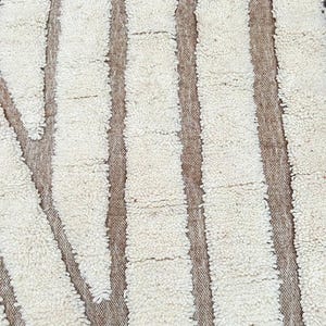 Moroccan Berber Rug | Beni Ourain Rug | Abstract Berber Rug | Cream Berber Rug | Minimalist Wool Rug | Geometric Wool Rug | Taupe Line Rug