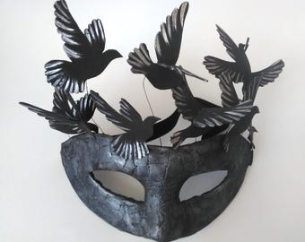 Black Raven Masquerade Mask: Gothic Witch Costume, Textured Finish