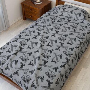 Velveteen Plush Blanket: Soft Warm Throw - Cozy Home Decor